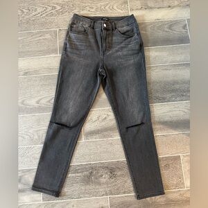 Express black high rise cropped skinny jeans women’s size M